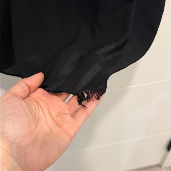 Aritzia Babaton Classic Black Camisole size large - Picture 8 of 9